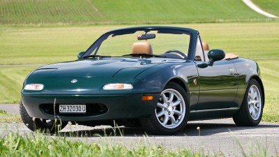 mazda_mx5_1.8i_british_racing_green_1995_0000_1.jpg
